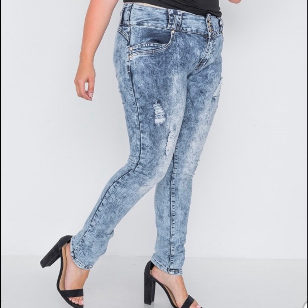 👖💙Dark Denim Distressed Skinny Jeans💙
